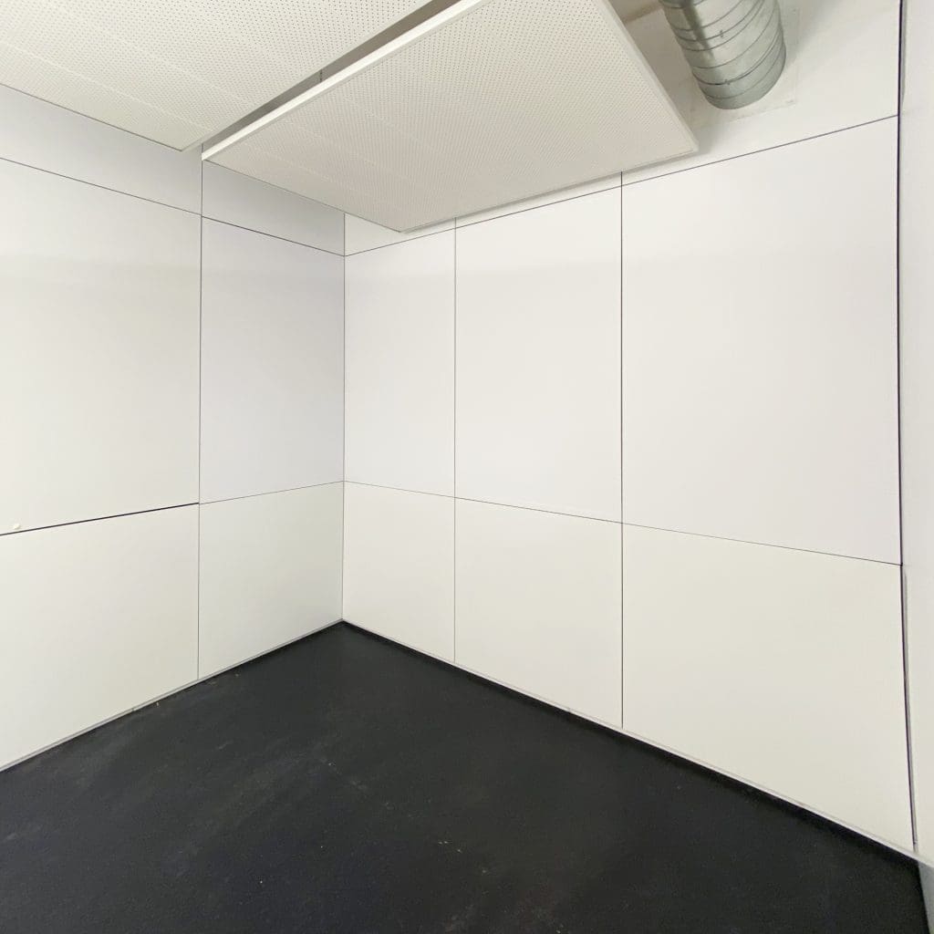 Isolation lumineuse,Laboratoire au parc de l’innovation de l’EPFL