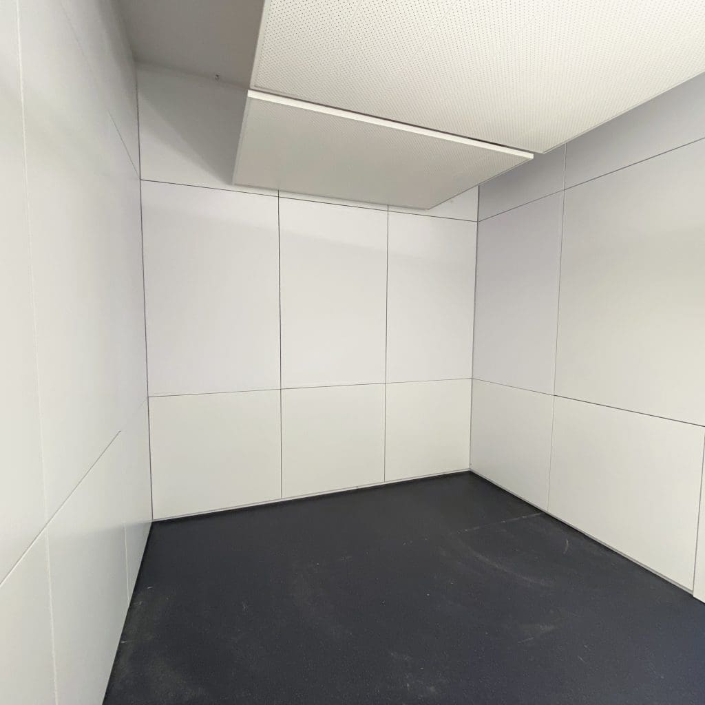 Isolation lumineuse,Laboratoire au parc de l’innovation de l’EPFL