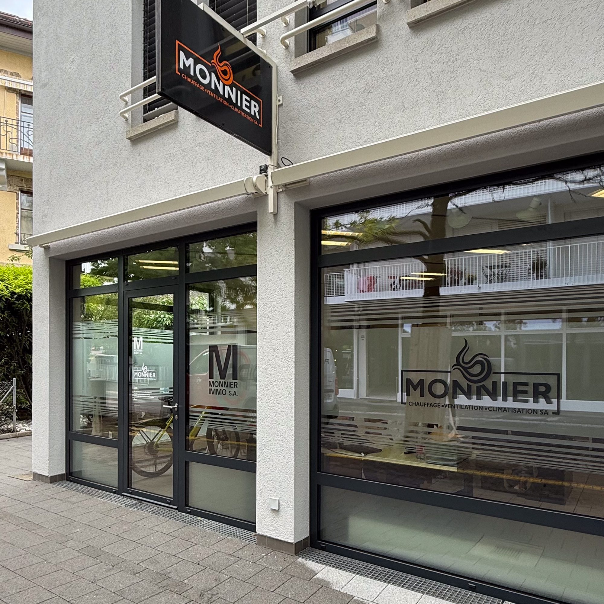 Monnier SA,autocollants,Vitrine,enseignes,Morefont,films dépolis,alu-dibond