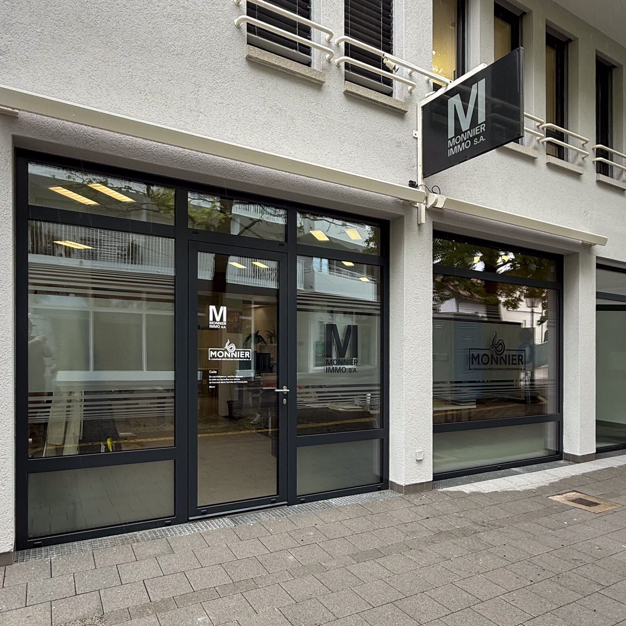 Monnier SA,autocollants,Vitrine,enseignes,Morefont,films dépolis,alu-dibond