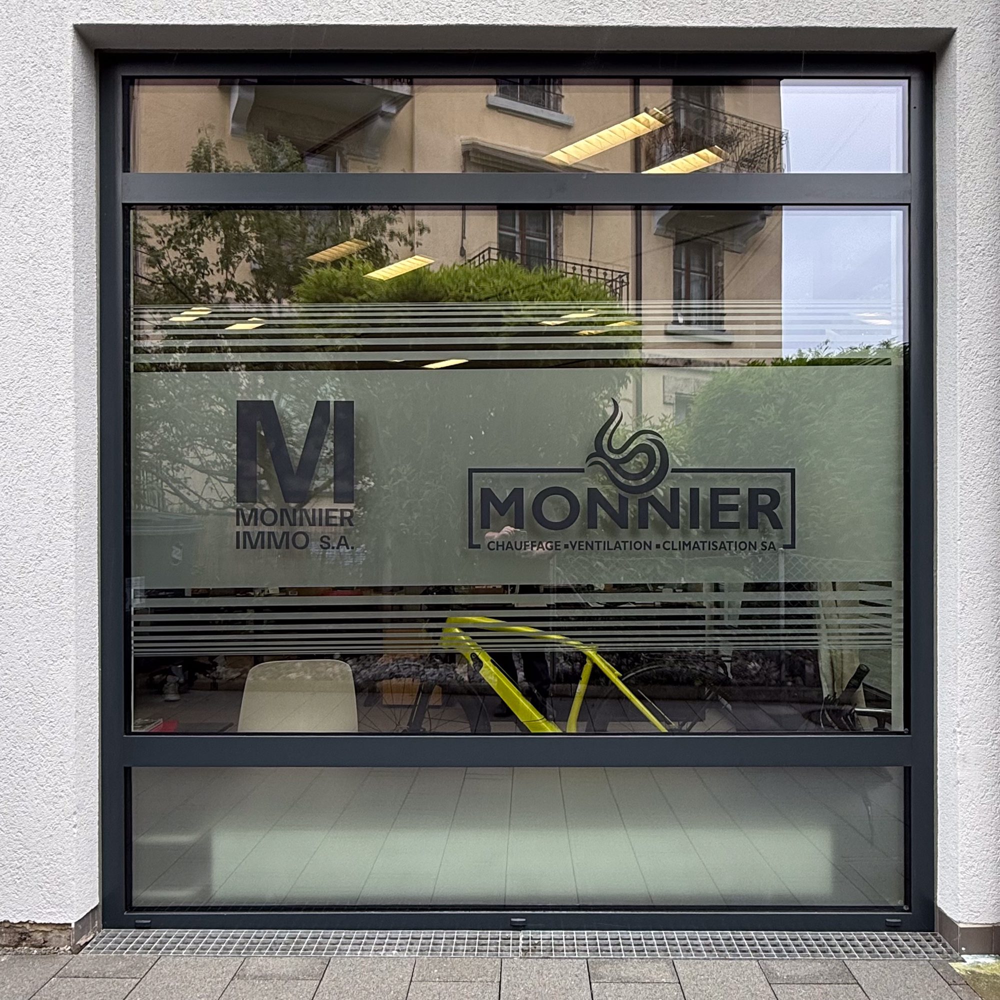 Monnier SA,autocollants,Vitrine,enseignes,Morefont,films dépolis,alu-dibond
