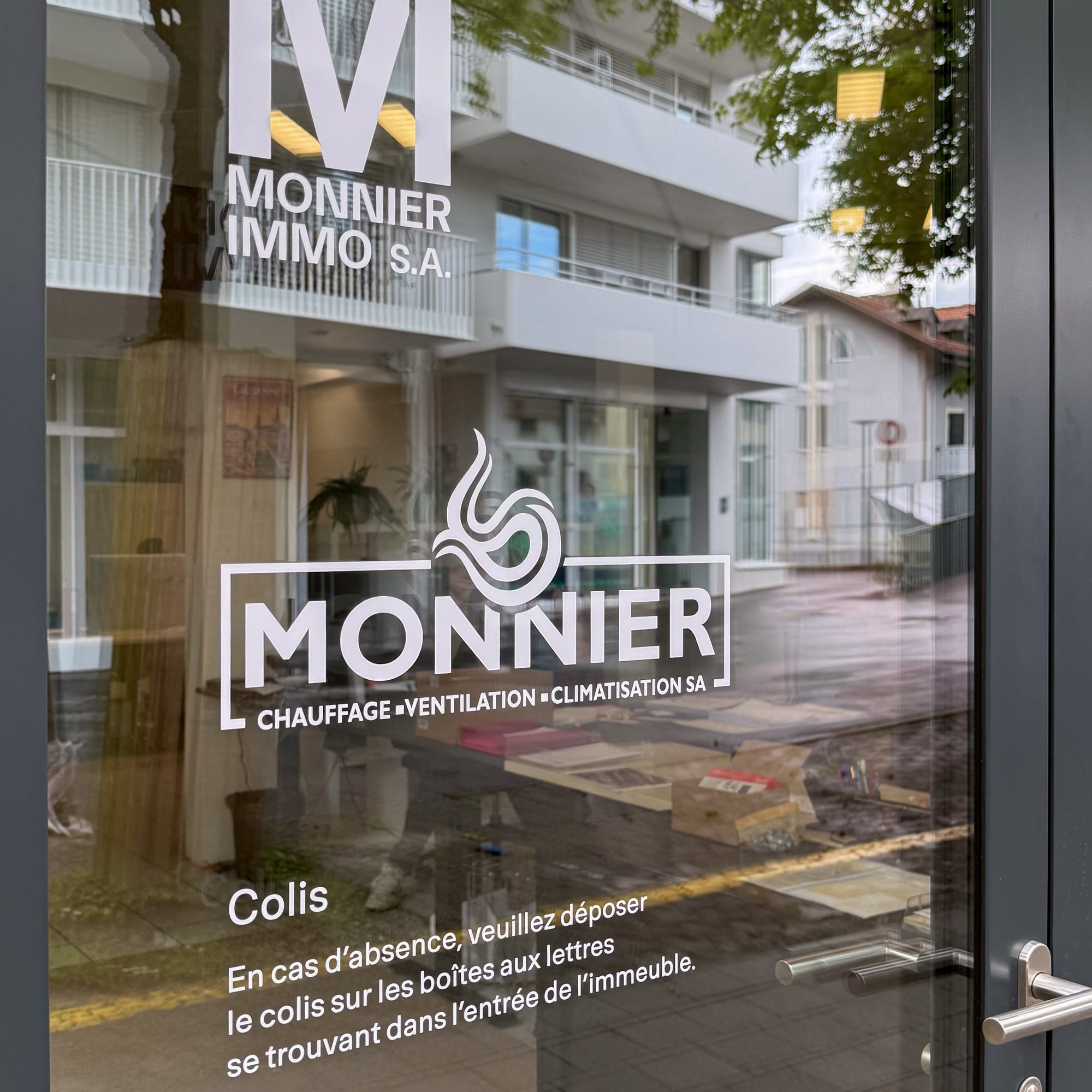 Monnier SA,autocollants,Vitrine,enseignes,Morefont,films dépolis,alu-dibond