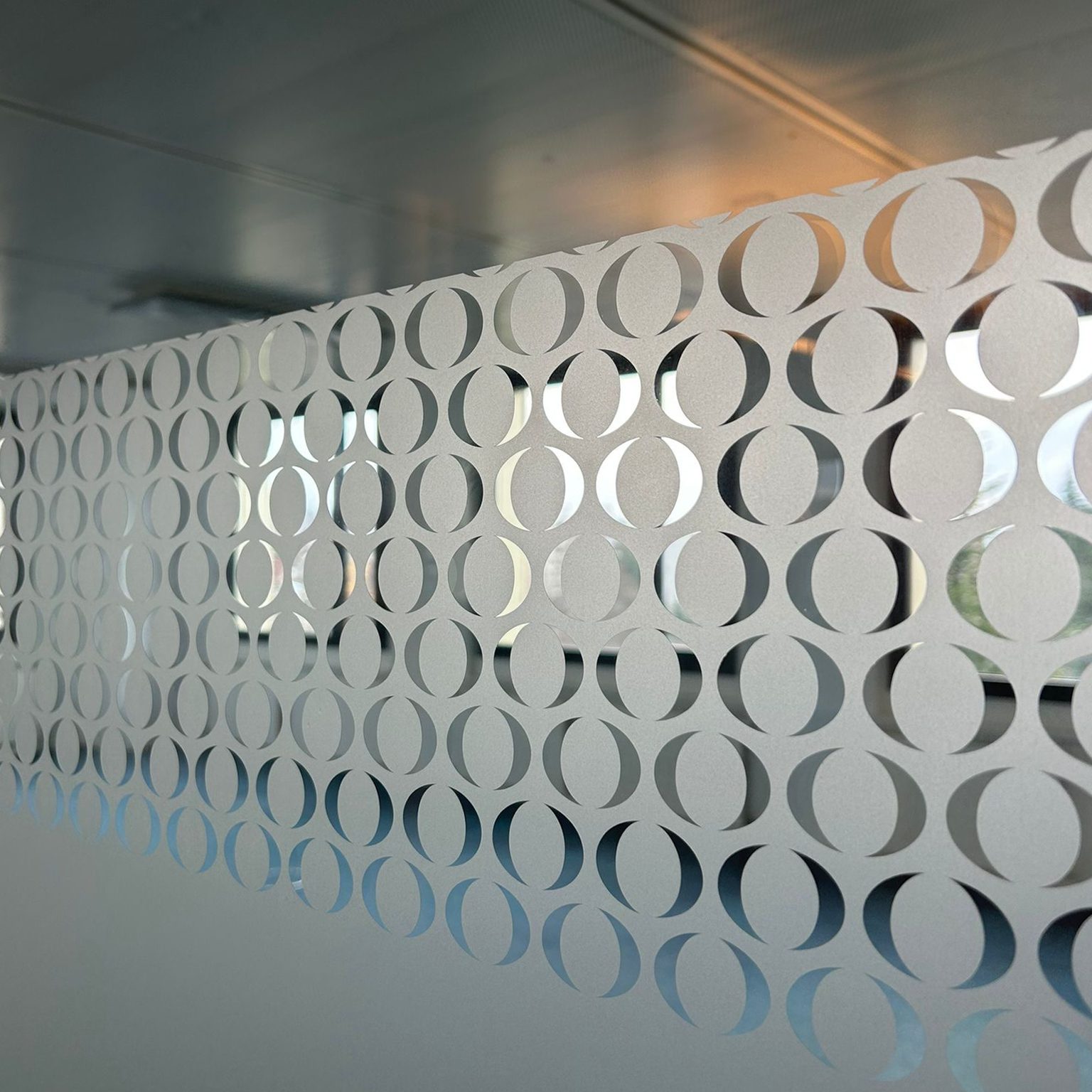 Autocollant Lausanne Orion,autocollant,Lausanne,autocollants frost,signalétique,découpe autocollant