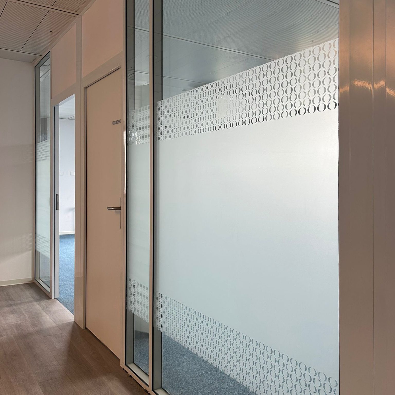 Autocollant Lausanne Orion,autocollant,Lausanne,autocollants frost,signalétique,découpe autocollant