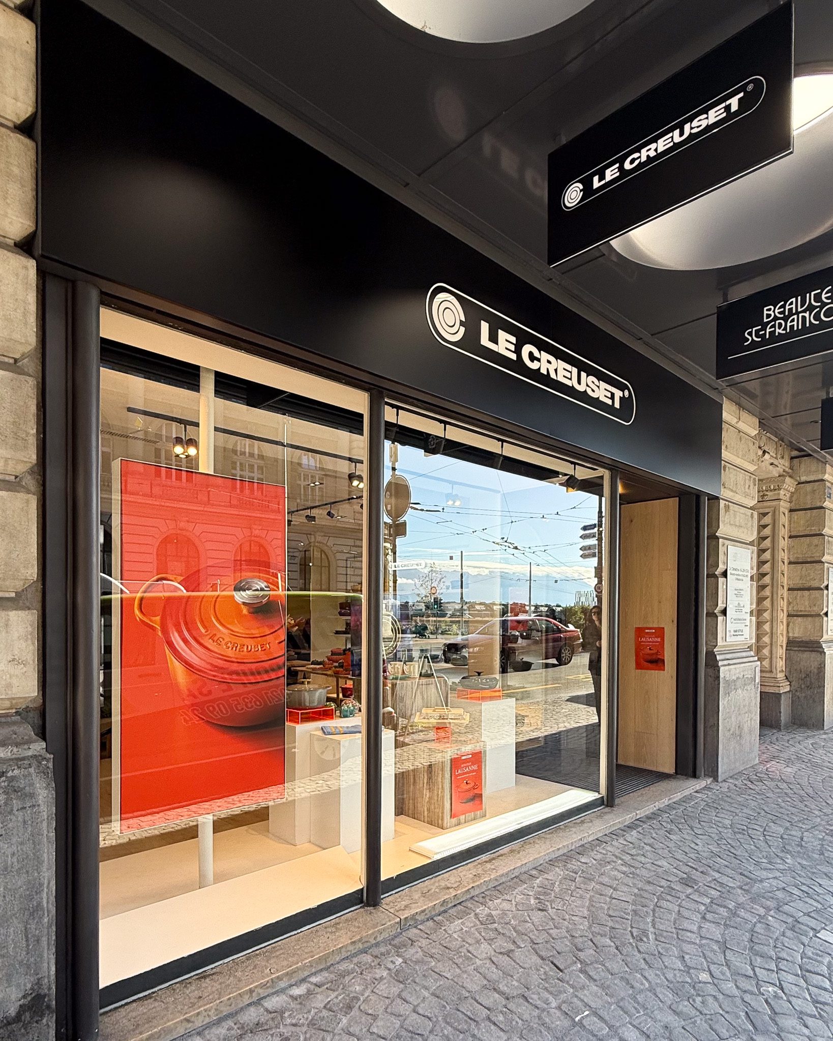 Signalétique, enseigne et impression grand format pour Le Creuset Lausanne. le creuset lausanne,Signalétique,Autocollant